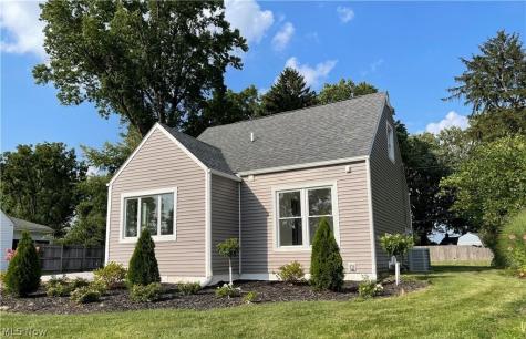 1717 Thornapple Avenue Akron OH 44301