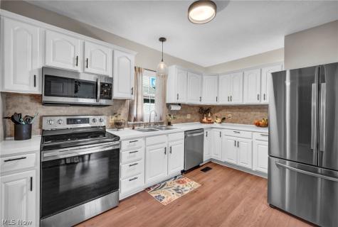 128 15th Street NW Barberton OH 44203