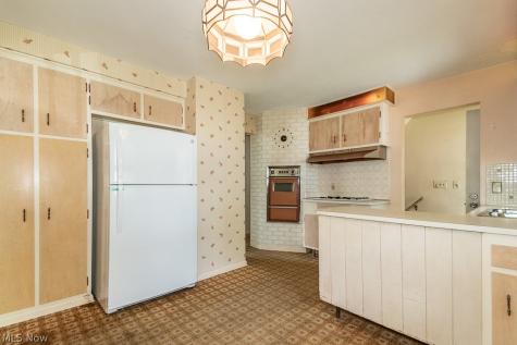 73 E Parkleigh Drive Seven Hills OH 44131