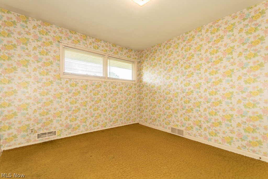 73 E Parkleigh Drive Seven Hills OH 44131