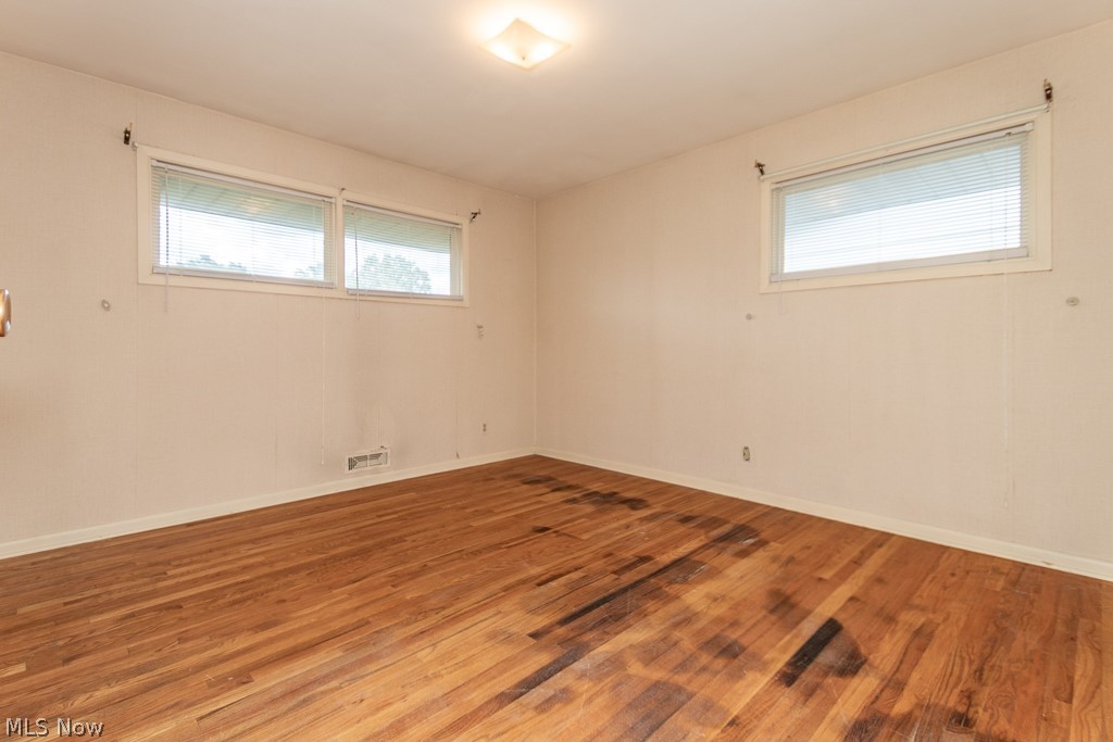 73 E Parkleigh Drive Seven Hills OH 44131