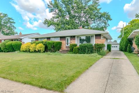73 E Parkleigh Drive Seven Hills OH 44131