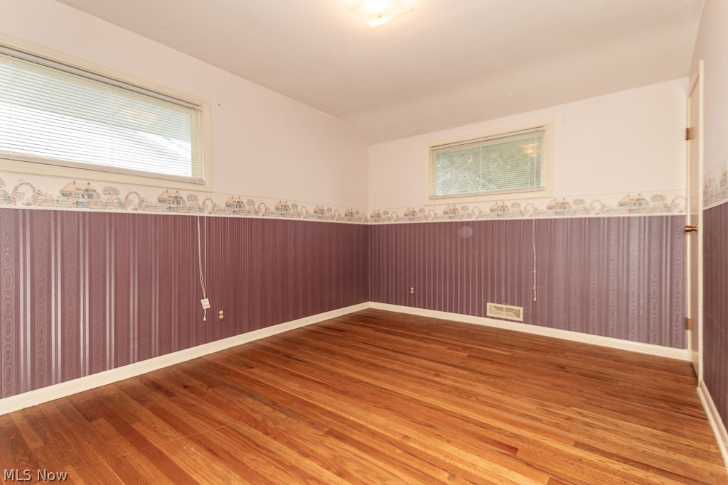 73 E Parkleigh Drive Seven Hills OH 44131