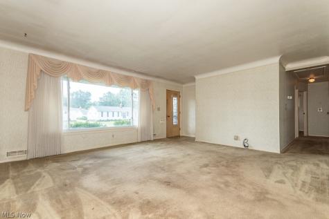 73 E Parkleigh Drive Seven Hills OH 44131