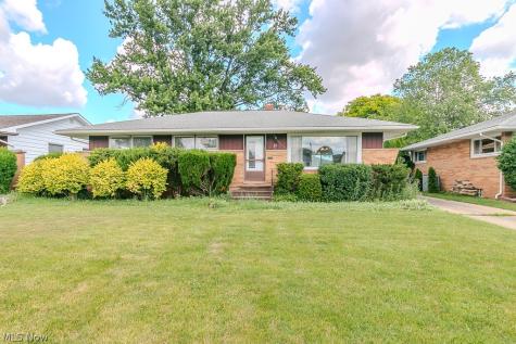 73 E Parkleigh Drive Seven Hills OH 44131