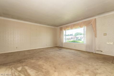 73 E Parkleigh Drive Seven Hills OH 44131