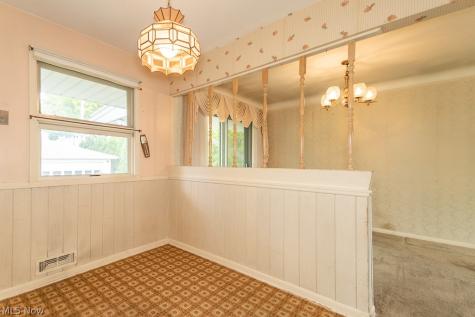 73 E Parkleigh Drive Seven Hills OH 44131