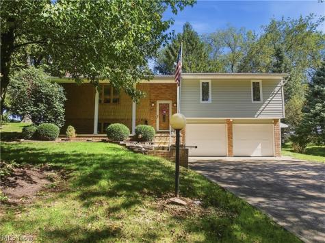 6180 Chesham Avenue NE Canton OH 44721