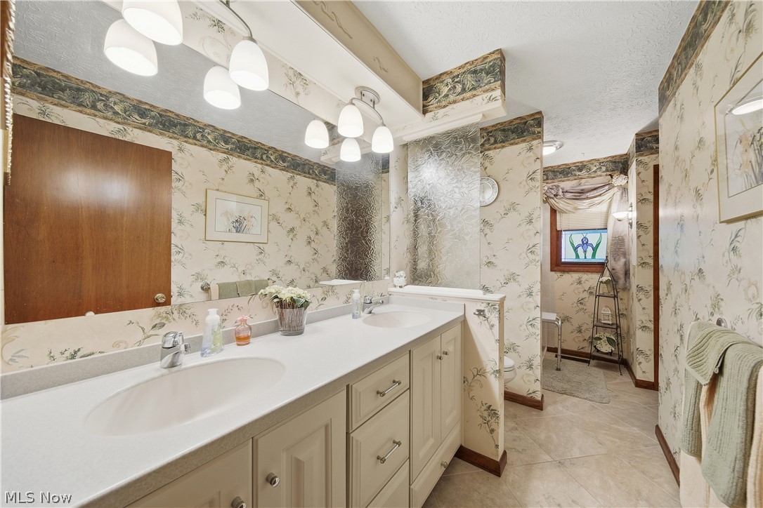6180 Chesham Avenue NE Canton OH 44721