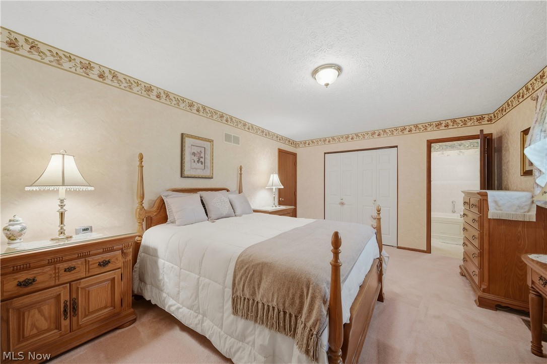 6180 Chesham Avenue NE Canton OH 44721