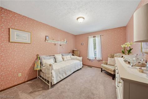 6180 Chesham Avenue NE Canton OH 44721