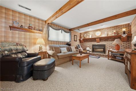 6180 Chesham Avenue NE Canton OH 44721