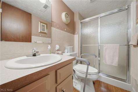 6180 Chesham Avenue NE Canton OH 44721