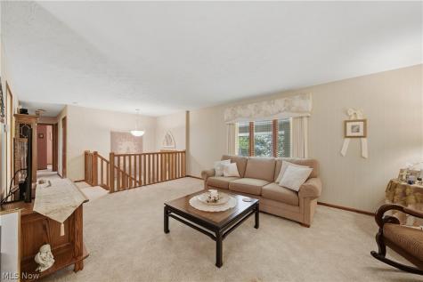 6180 Chesham Avenue NE Canton OH 44721