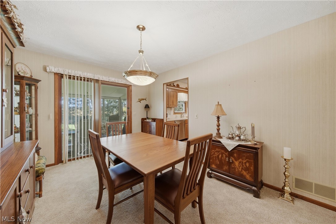 6180 Chesham Avenue NE Canton OH 44721