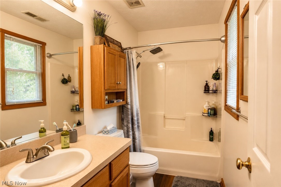 5856 Ridgeview Boulevard North Ridgeville OH 44039