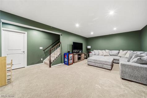 2069 Canterbury Drive Willoughby OH 44094