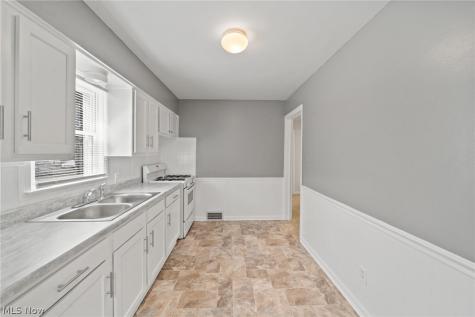 142 Canton Road Akron OH 44312