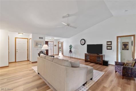 477 Catawba Drive Wadsworth OH 44281