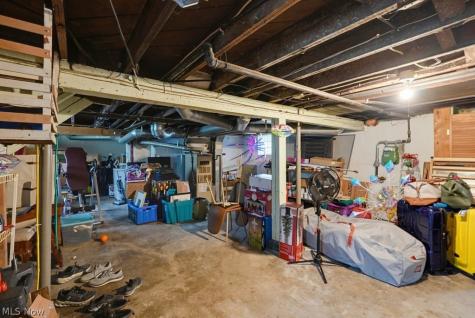 1298 Neptune Avenue Akron OH 44301