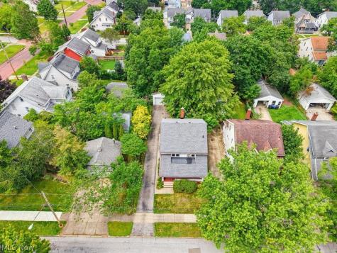 1298 Neptune Avenue Akron OH 44301