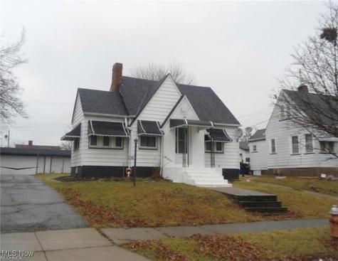 17111 Ridgeton Drive Cleveland OH 44128