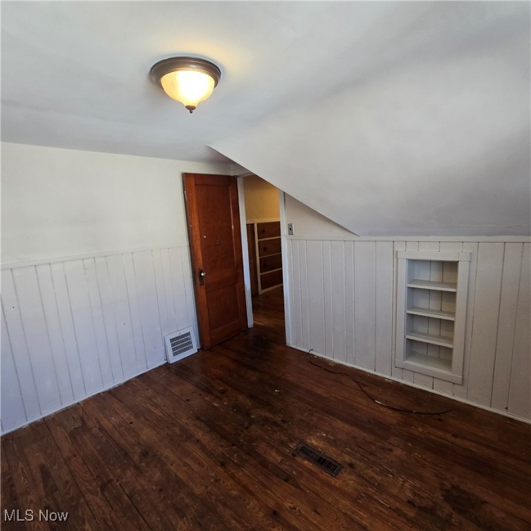 17111 Ridgeton Drive Cleveland OH 44128
