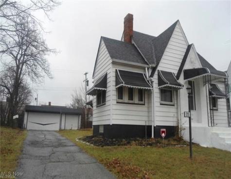 17111 Ridgeton Drive Cleveland OH 44128
