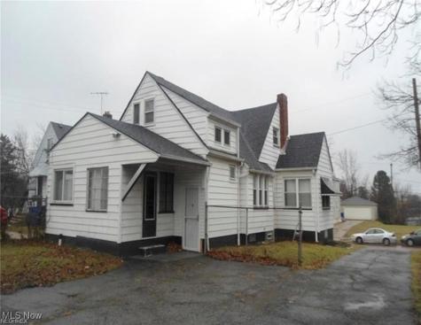 17111 Ridgeton Drive Cleveland OH 44128