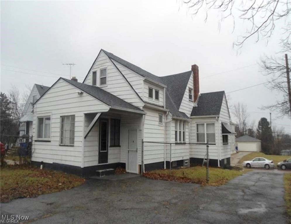17111 Ridgeton Drive Cleveland OH 44128