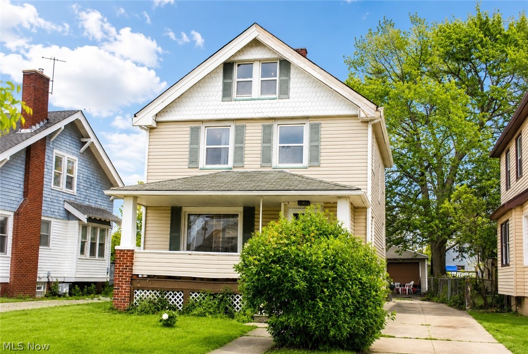 2027 Bunts Road Lakewood OH 44107