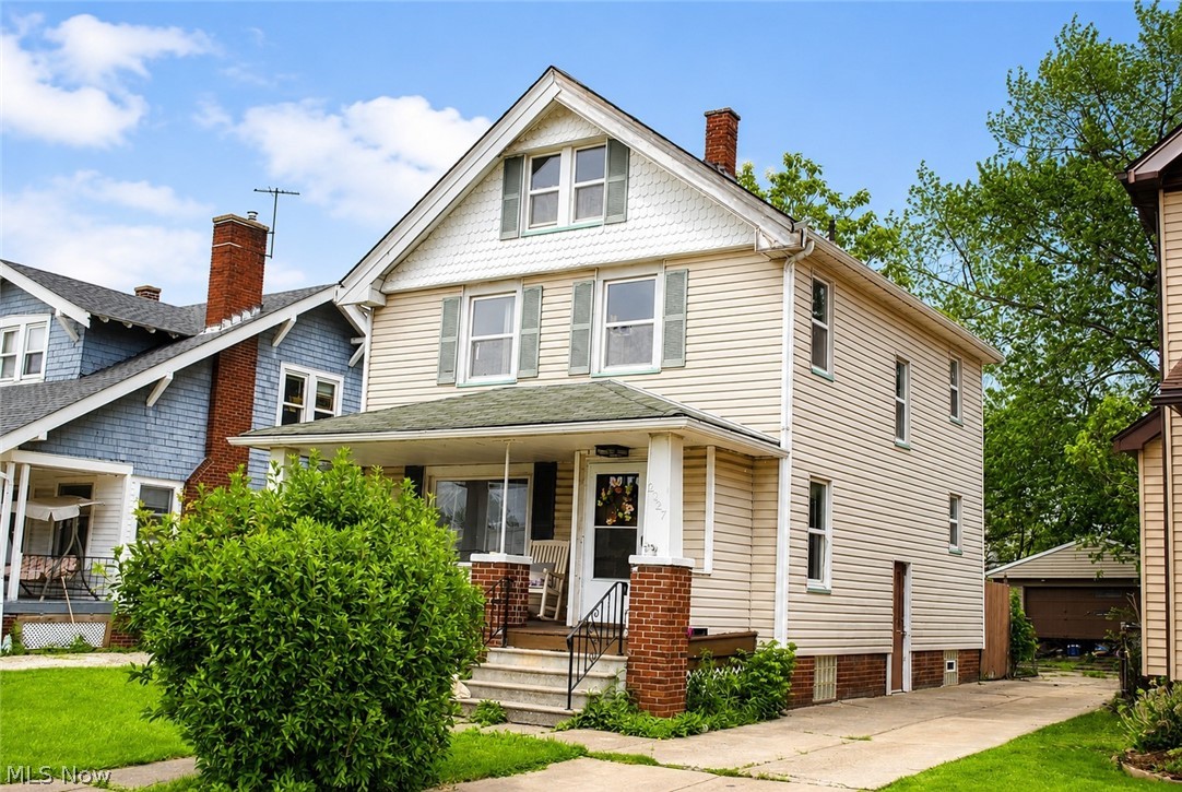 2027 Bunts Road Lakewood OH 44107