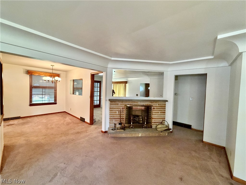 860 Adelaide Avenue NE Warren OH 44483