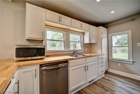 1624 Breiding Road Akron OH 44310