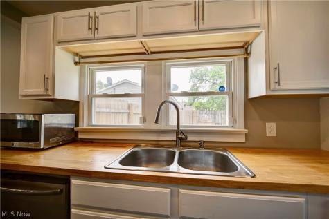 1624 Breiding Road Akron OH 44310