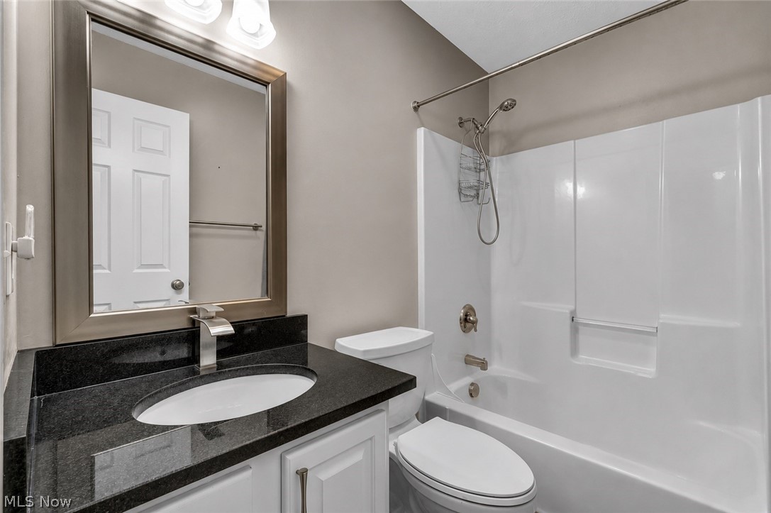 6108 Greenview Trail North Ridgeville OH 44039