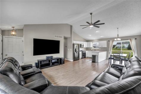 6108 Greenview Trail North Ridgeville OH 44039