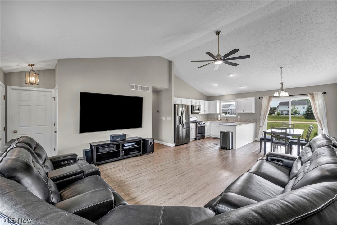 6108 Greenview Trail North Ridgeville OH 44039