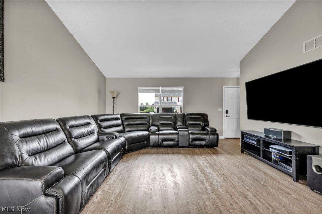 6108 Greenview Trail North Ridgeville OH 44039
