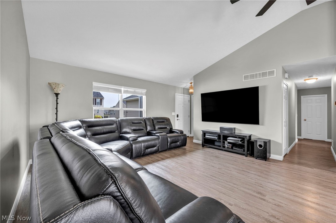 6108 Greenview Trail North Ridgeville OH 44039