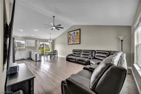 6108 Greenview Trail North Ridgeville OH 44039