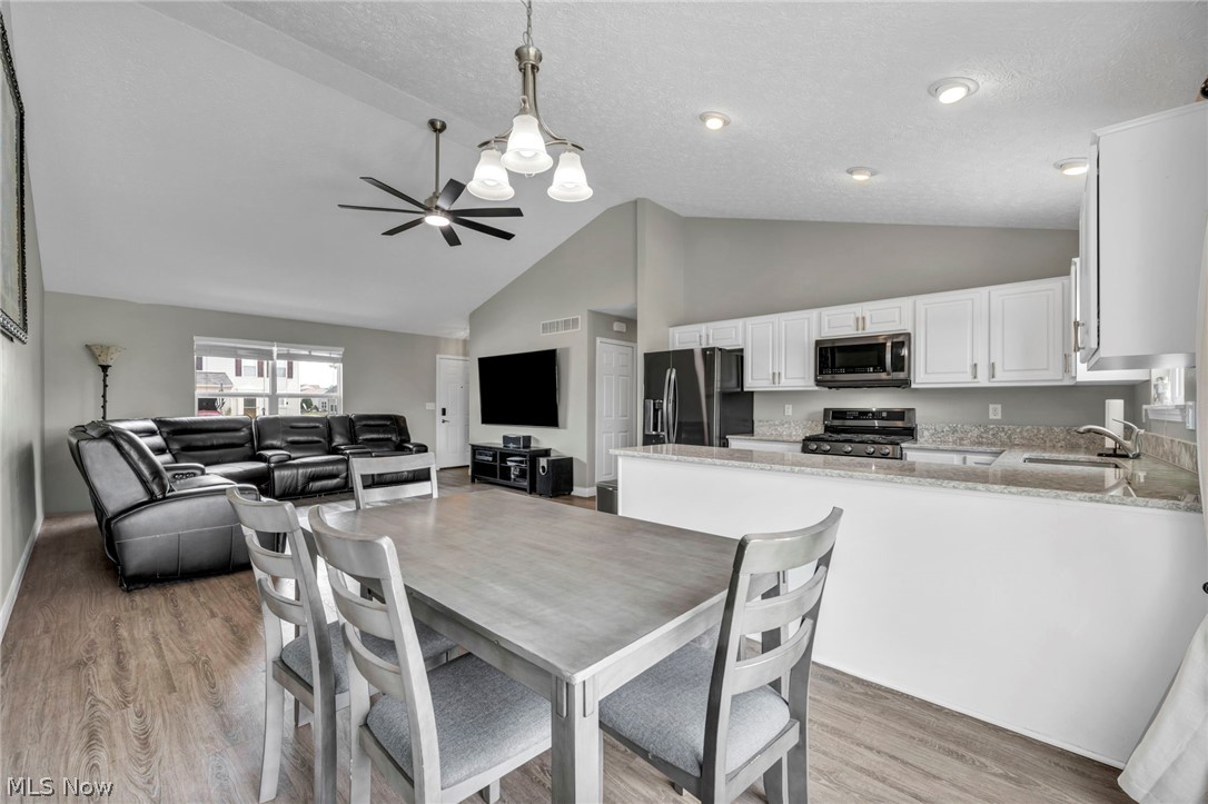 6108 Greenview Trail North Ridgeville OH 44039
