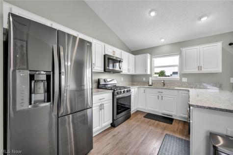 6108 Greenview Trail North Ridgeville OH 44039