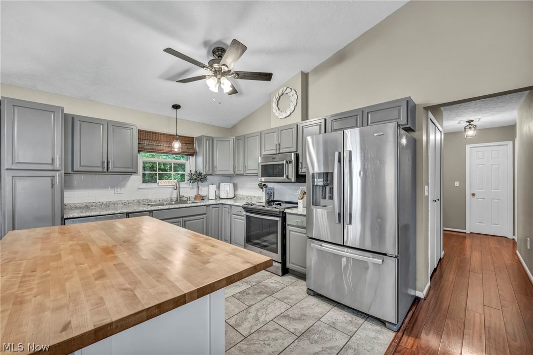 6302 Ridgeview Boulevard North Ridgeville OH 44039