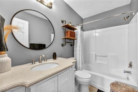 6302 Ridgeview Boulevard North Ridgeville OH 44039