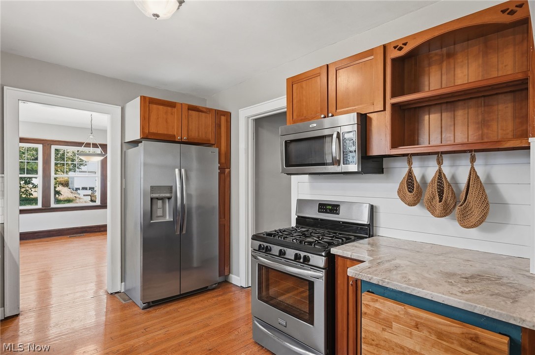 1258 Delia Avenue Akron OH 44320