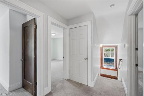 1258 Delia Avenue Akron OH 44320