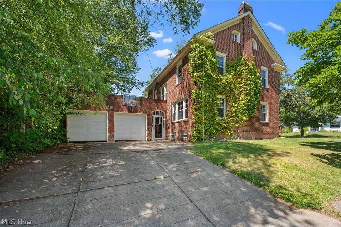 1258 Delia Avenue Akron OH 44320