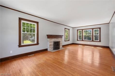 1258 Delia Avenue Akron OH 44320