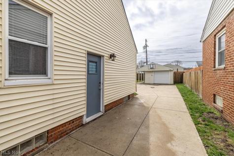 3111 Tuxedo Avenue Parma OH 44134